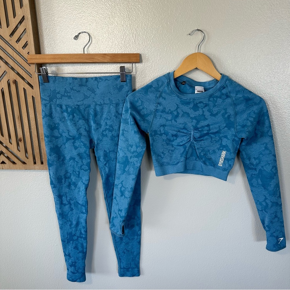 Gymshark Set Adapt Leggings and Long Sleeve Cropped Top in Blue Marl, Small